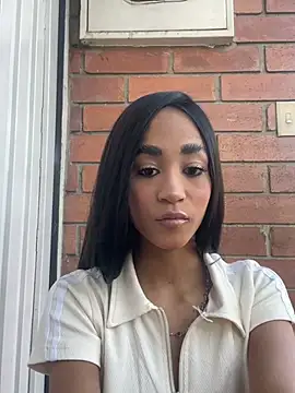 Paola 14 online show from May 2026 10:15:01 PM