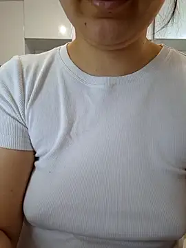 Emi hot1 online show from April 2026 05:01:02 AM