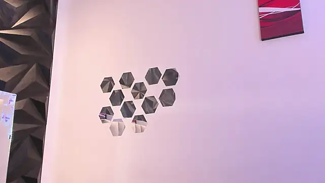 Katijis online show from April 2026 07:32:01 PM