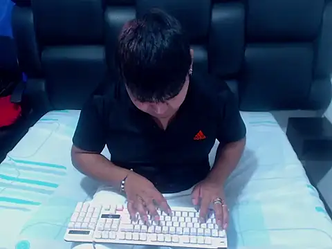 XNoahDeepThroatX online show from March 2026 05:01:02 AM