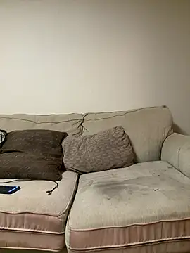 Riasvenenoo online show from April 2026 04:03:01 PM