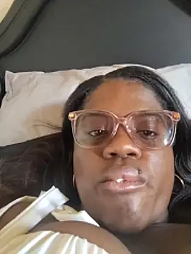 YourLiaa  online show from March 2026 06:55:01 PM