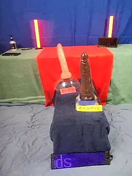 Snapshot of FantasyMan-BiWM chatting on April 2026 04:13:02 AM FantasyMan-BiWM online show from April 2026 04:13:02 AM