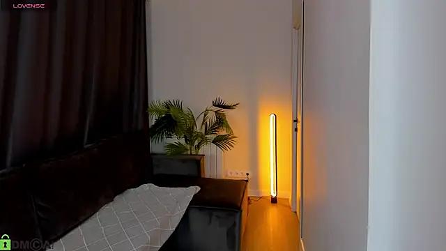 Natasha Shepard online show from March 2026 01:00:02 AM