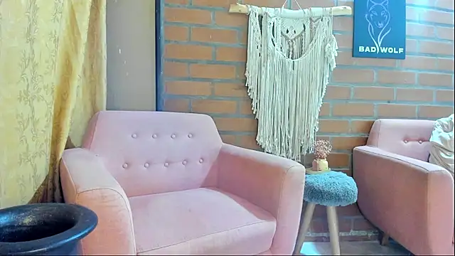 Badwolf818  online show from April 2026 08:48:01 AM