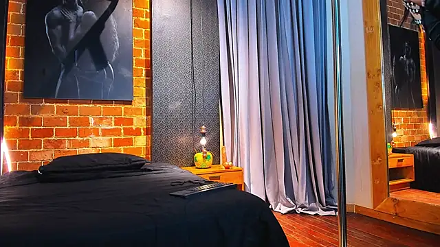 Sienna Dark online show from March 2026 11:25:01 AM