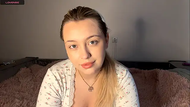 WonderedFlair online show from April 2026 07:35:01 AM