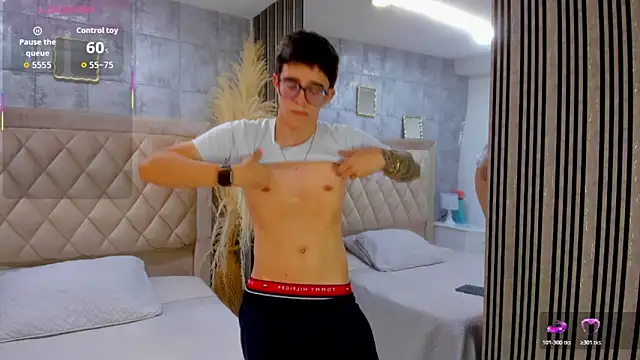 TylerCross  online show from April 2026 08:26:01 PM