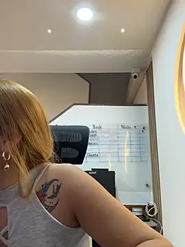 Lia Sterling online show from April 2026 01:29:01 AM