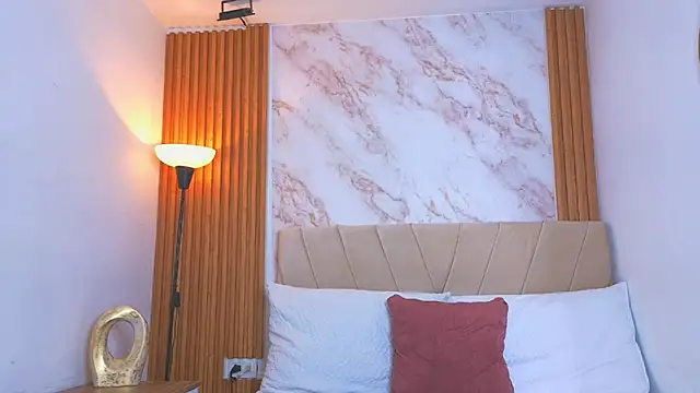 j belle  online show from April 2026 07:34:01 PM