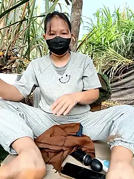 Tini-mimi online show from April 2026 12:57:02 AM