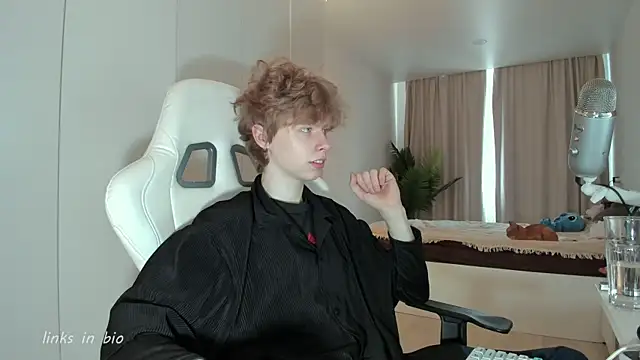 Wawesuc online show from April 2026 06:03:02 AM