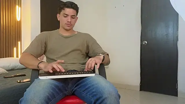 MrAdonis  online show from March 2026 07:31:01 PM