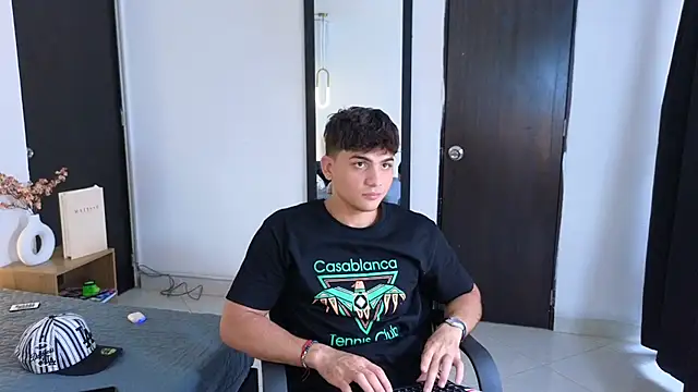 MrAdonis  online show from March 2026 07:25:01 PM