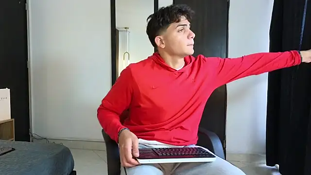 MrAdonis  online show from April 2026 07:22:01 PM