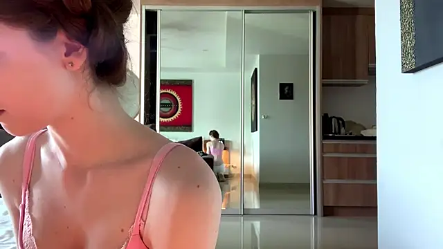 Kissme Kira online show from March 2026 01:42:01 AM