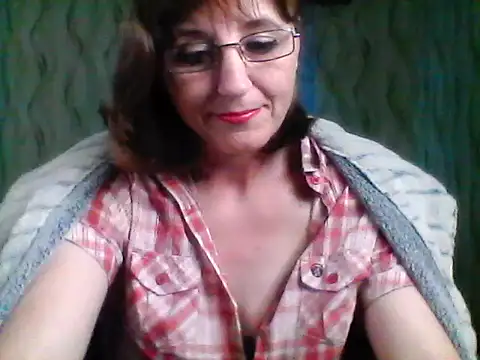 Alisaprice077 online show from May 2026 12:46:01 PM