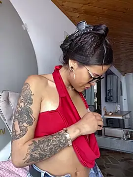 Cloe pink1 online show from March 2026 01:50:02 PM