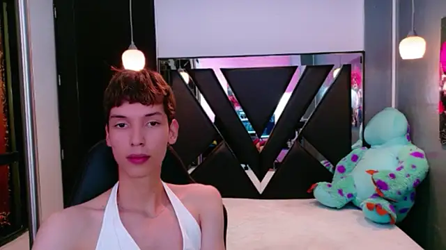 Stefany PiInk online show from April 2026 08:32:01 PM