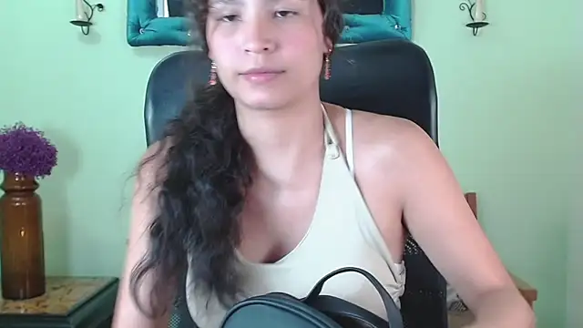 ChalonVera online show from May 2026 07:34:01 PM