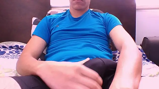 Snapshot of samblaze_21 chatting on April 2026 06:09:01 PM samblaze 21 online show from April 2026 06:09:01 PM