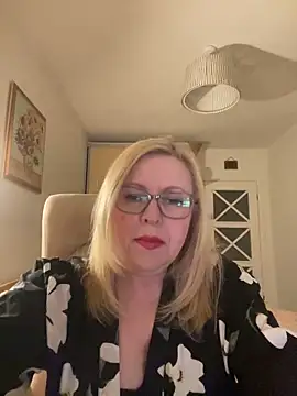 JanieLight53 online show from May 2026 07:52:01 PM