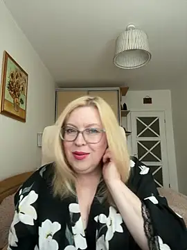 JanieLight53 online show from May 2026 04:35:02 PM