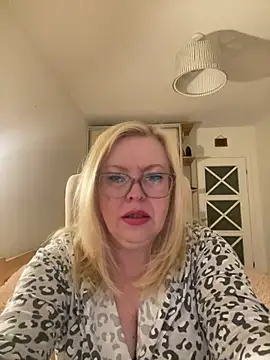 JanieLight53 online show from May 2026 11:02:02 PM