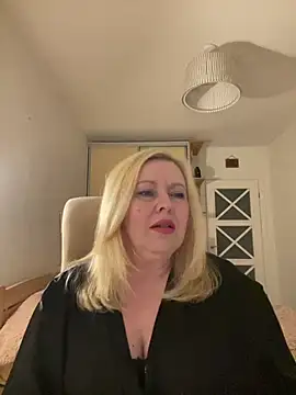 JanieLight53 online show from June 2026 10:01:02 PM