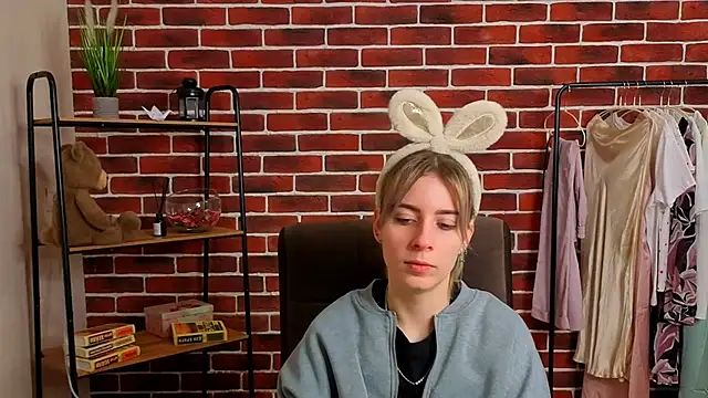 RebeccaaNelson online show from March 2026 01:05:02 PM