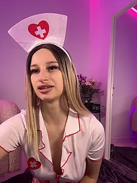 ScarletFlameee online show from April 2026 05:33:02 AM