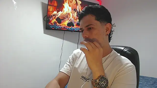 JUAN CAMILOXXX online show from April 2026 03:51:01 AM