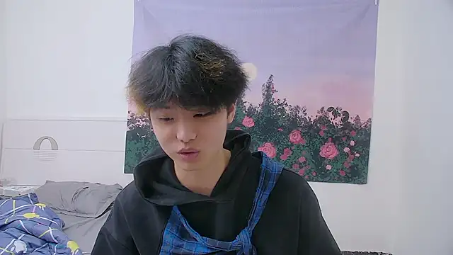 icecream-002 online show from April 2026 11:42:01 PM