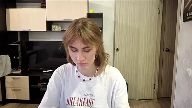 ElenoreHolguin online show from April 2026 03:42:02 PM