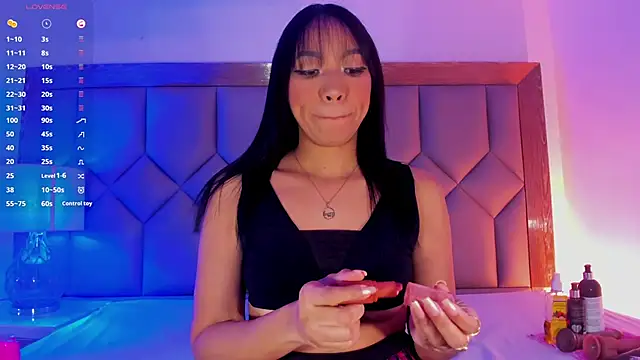 ValeriaRey  online show from May 2026 09:00:01 PM