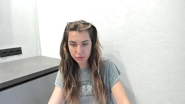 summmmersky1 online show from May 2026 02:56:01 PM