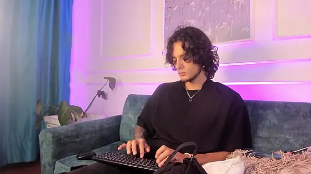 Skinny Mac online show from April 2026 01:06:02 PM