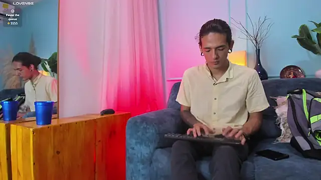 Skinny Mac online show from July 2026 02:38:02 PM