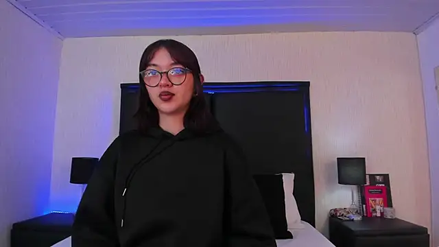 LilithBluum online show from March 2026 11:26:01 AM