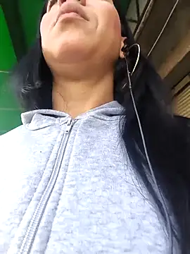 Camillemonroe  online show from April 2026 11:30:02 AM