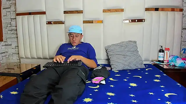 Alaia Blosson online show from April 2026 01:06:02 PM