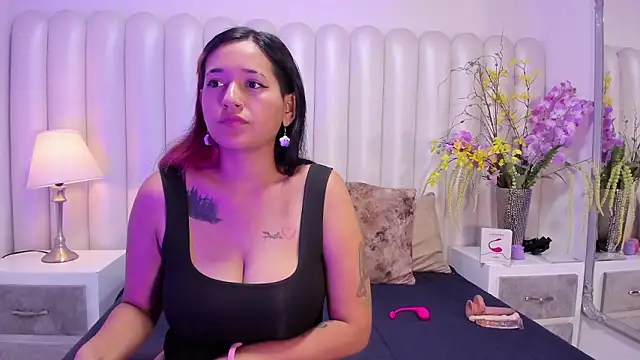 AnieAndReach online show from March 2026 08:12:01 PM