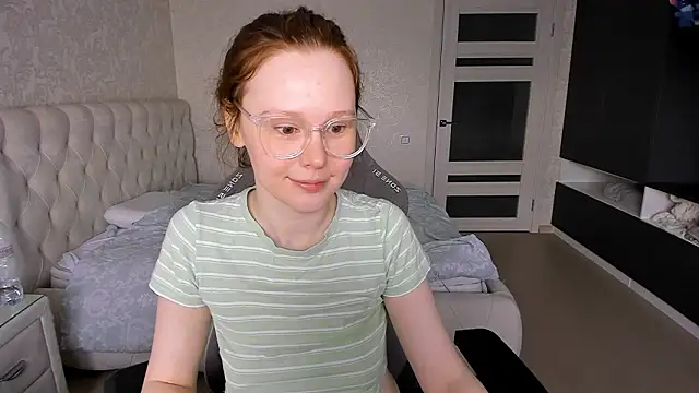 NikiCozy online show from March 2026 11:32:01 AM