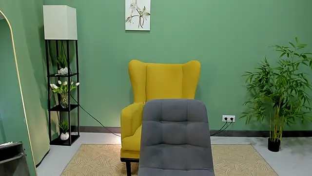 Snapshot of LeticiaRomano chatting on June 2026 04:04:02 AM LeticiaRomano online show from June 2026 04:04:02 AM