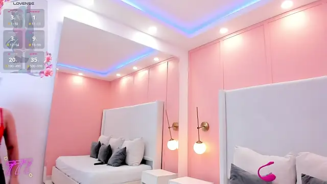 luna veega online show from April 2026 04:57:02 PM