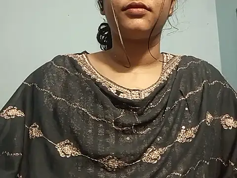 Emma 4433 online show from April 2026 05:49:01 PM