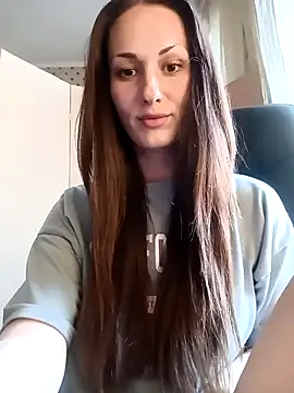 LunaCrystall online show from May 2026 04:12:01 PM