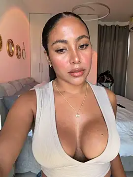 SaraValentina11 online show from April 2026 07:48:01 PM