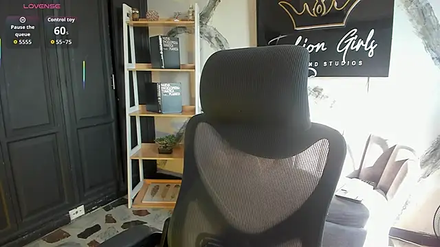 AphroditeSweett online show from March 2026 09:19:02 PM