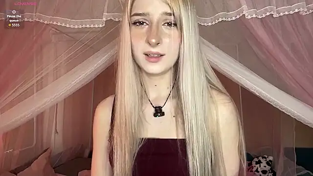 OnlyEva1 online show from May 2026 09:26:02 AM